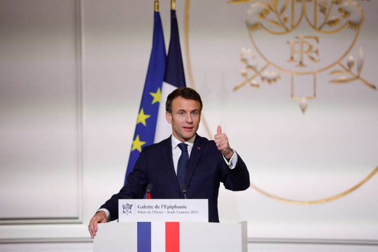 Emmanuel Macron à Paris, le 5 janvier 2022. ( POOL / YOAN VALAT )