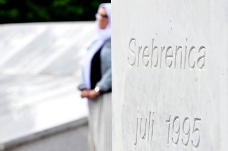 Une inscription "Srebrenica juillet 1995" dans le memorial de la ville, le 16 mai 2024 ( AFP / ELVIS BARUKCIC )