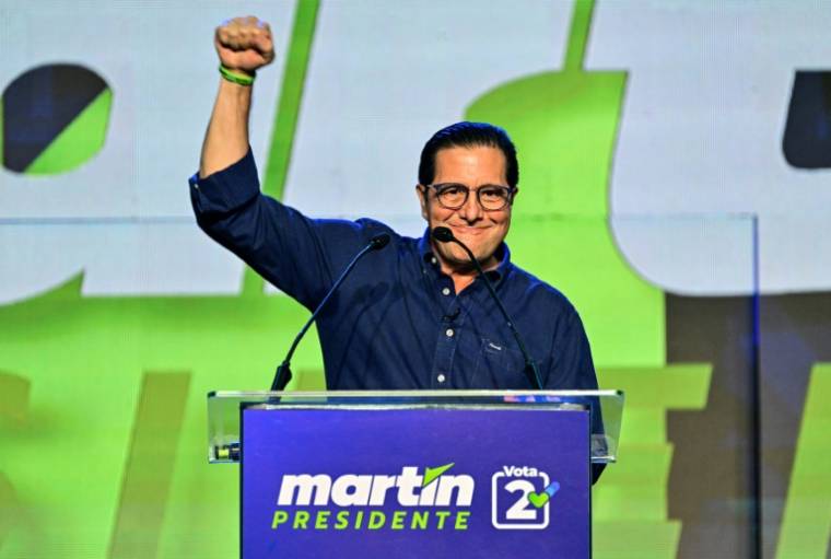Martin Torrijos, ancien président et candidat à la présidentielle pour le Parti populaire, lors d'un meeting de clôture de sa campagn, le 27 avril 2024 à Panama ( AFP / MARTIN BERNETTI )