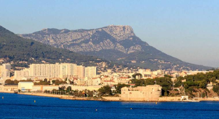 Les prix des logements ont baissé de 0,7% à Toulon depuis juillet 2017. (© cc John6536)