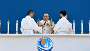 Le pape François célèbre une messe au Stade Vélodrome à Marseille, le 23 septembre 2023 ( AFP / Andreas SOLARO )