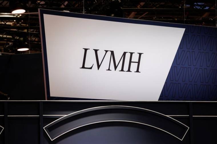 Le logo de LVMH au parc des expositions de la Porte de Versailles à Paris